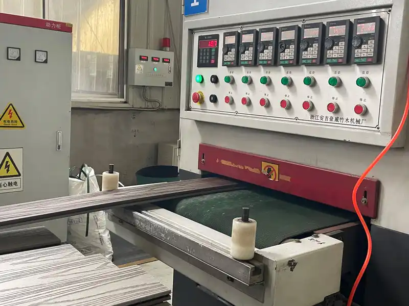 Automated WPC composite decking extrusion production line and control panel